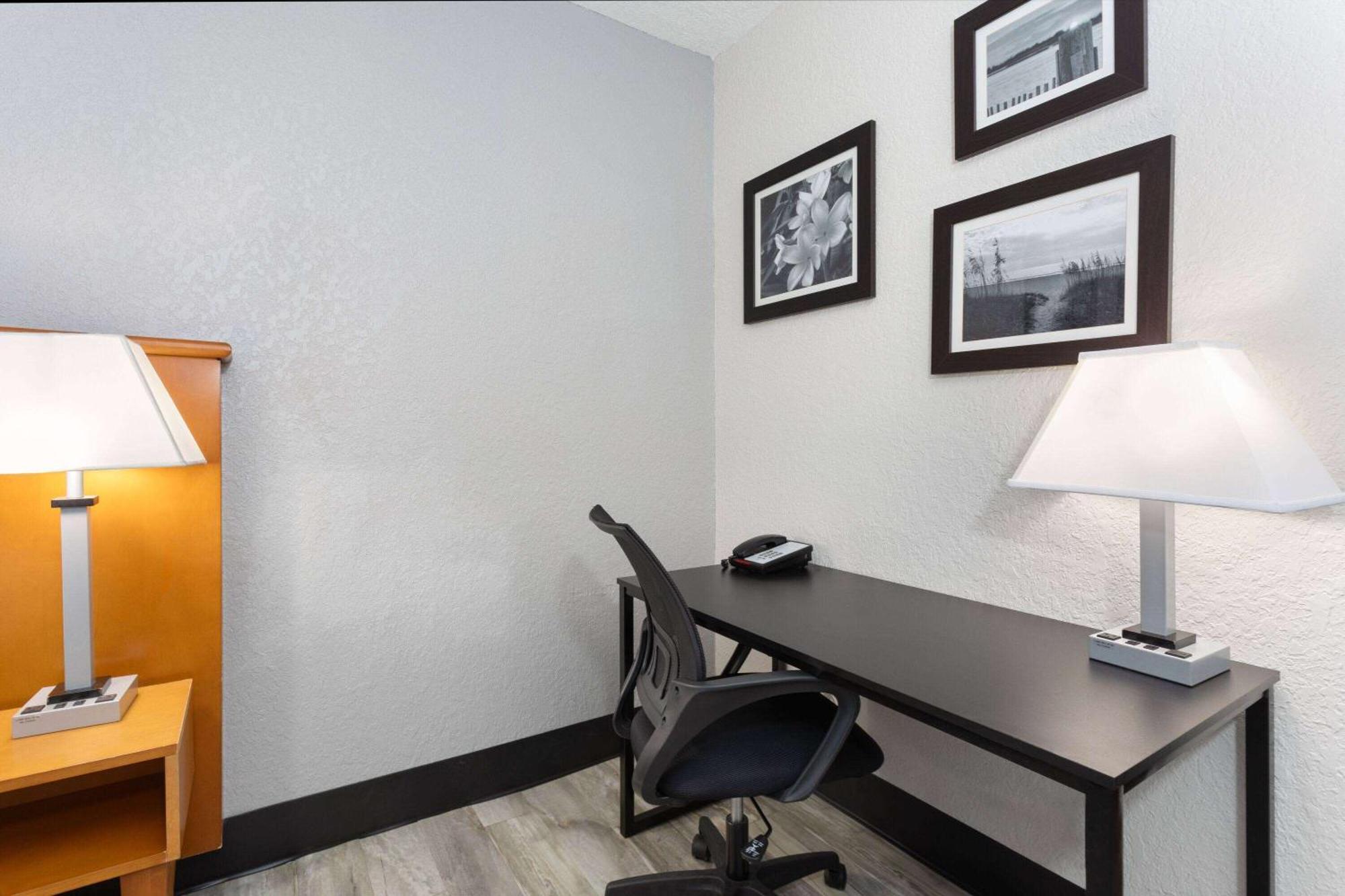 La Quinta By Wyndham Cocoa Beach-port Canaveral