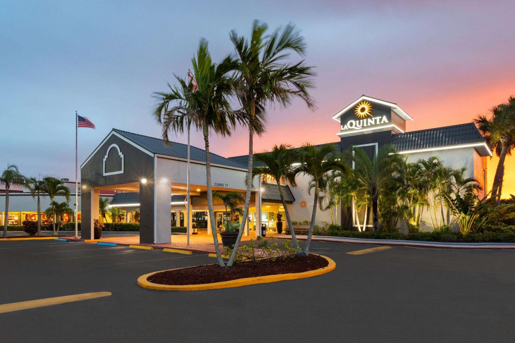 La Quinta By Wyndham Cocoa Beach-port Canaveral Hotel 3*
