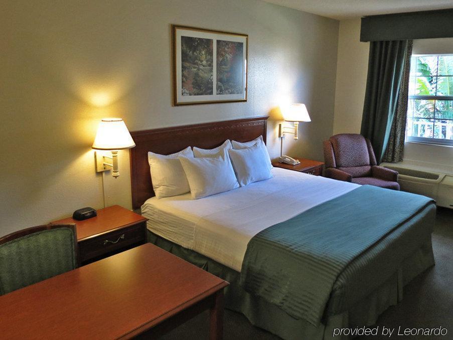 La Quinta By Wyndham Cocoa Beach-port Canaveral Hotel
