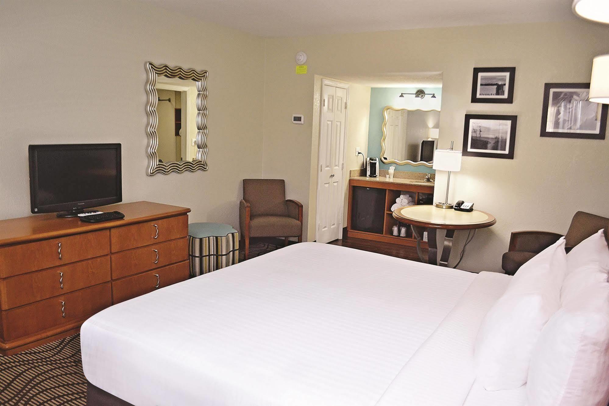 La Quinta By Wyndham Cocoa Beach-port Canaveral Hotel 3*